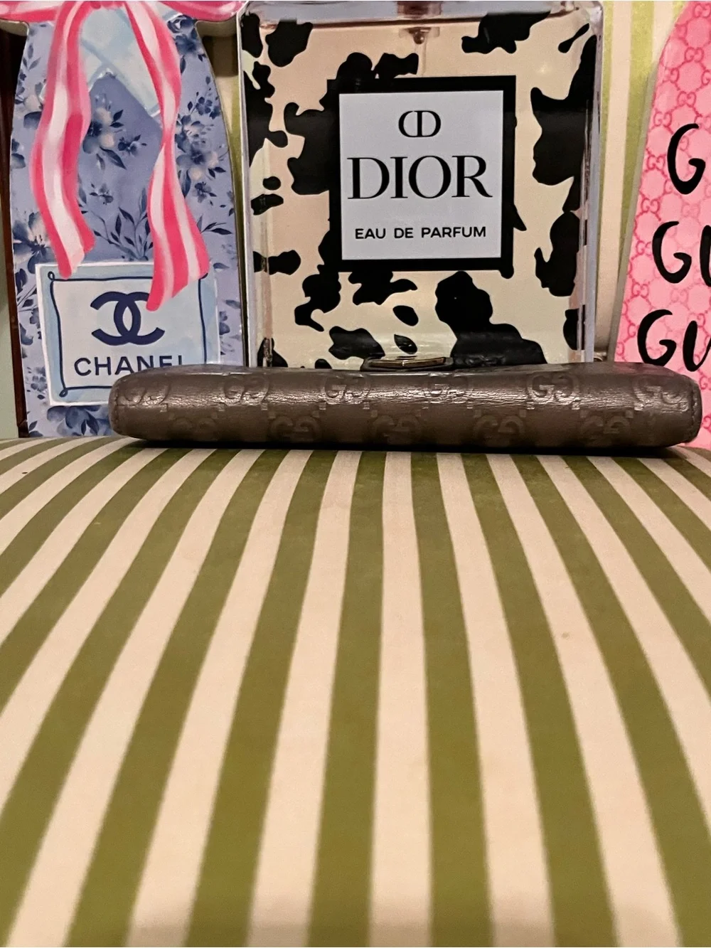 Gucci Metallic Pewter Leather Continental Wallet with Gold Heart Accent - Picture 6 of 9